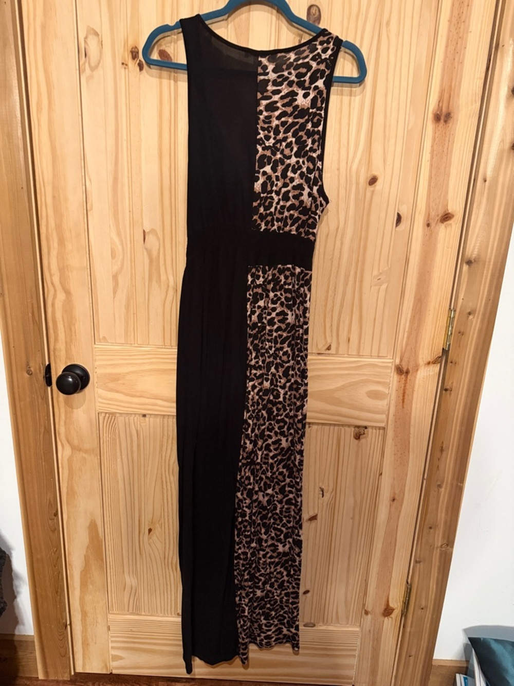 Sleeveless Black and Leopard Maxi Dress - Picture 4 of 4